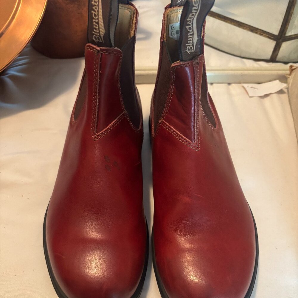 Like New Blundstones
